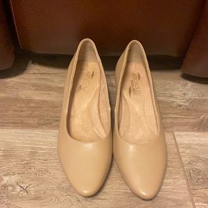 Aerosols heel rest 6M nude excellent condition